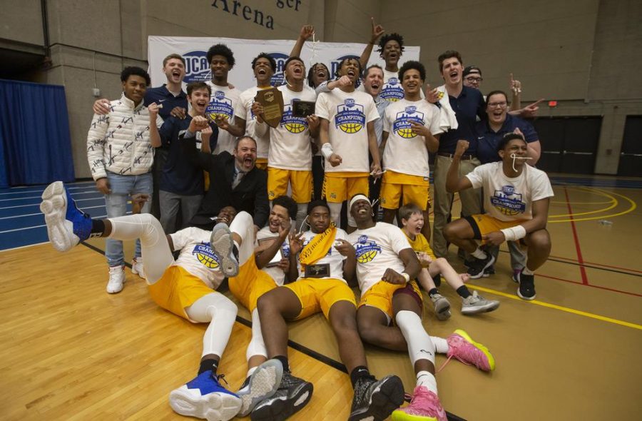 Men’s Basketball wins districts, triumphant in the face of nationals’ cancellation
