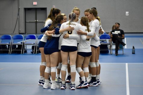 The Schoolcraft Womens Volleyball team dropped the home opener of the 2022 season with a 3-0 loss to Oakland CC on August 31, 2022. 