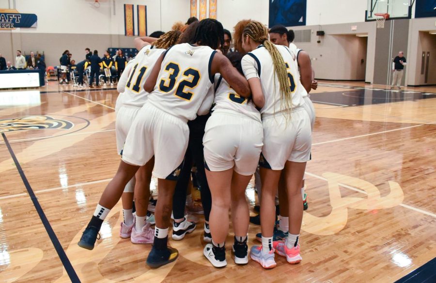 Schoolcraft Womens Basketball moved to an undefeated 11-0 record on Wednesday, January 18, 2023 with a win against Mott CC.