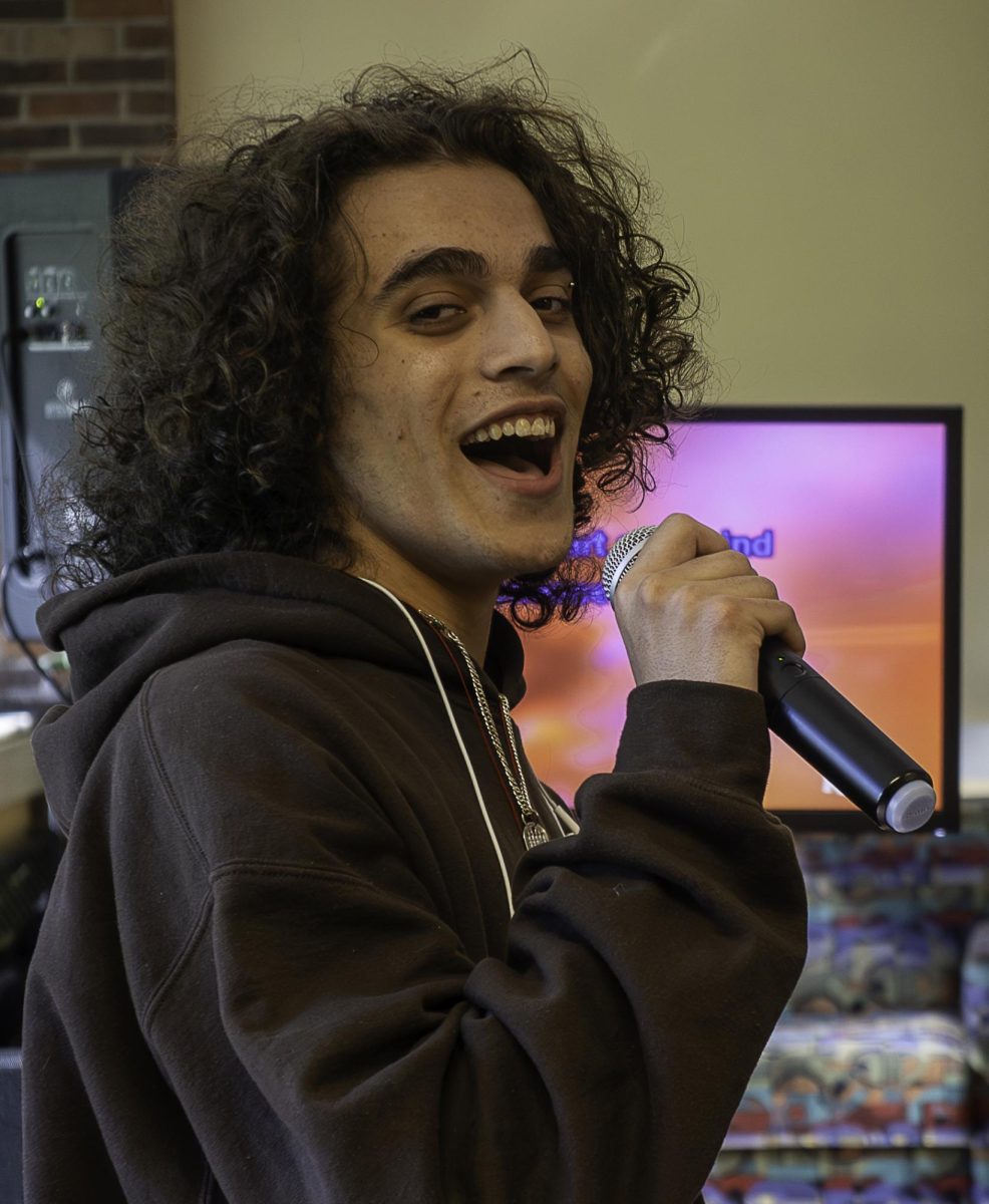On Wednesday, Oct. 1 students enjoyed some fall treats courtesy of the Student Activity Board. In addition students were able to sing their favorite songs via karaoke in the Lower Level, Vistatech Center.